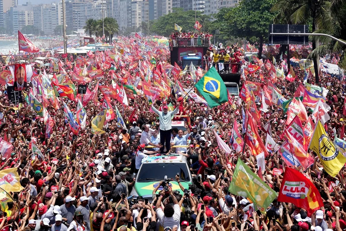 Brasil reelige a Lula y rechaza al hijo de su predecesor