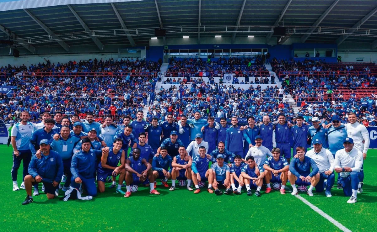 Querétaro recibe a Cruz Azul en un partido vital de cara a la liguilla del Apertura 2026